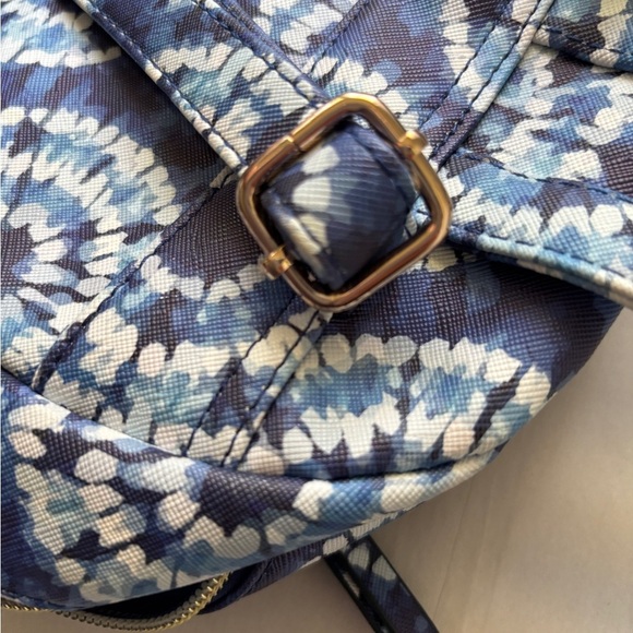 Small Vinyl Backpack. Blue and White. Excellent condition. - Picture 6 of 11